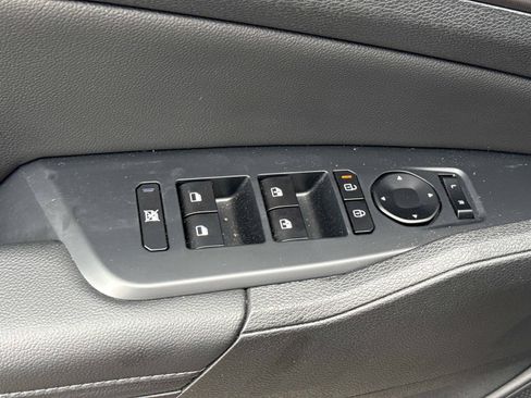 Used 2026 Kia Sportage EX FWD image 22