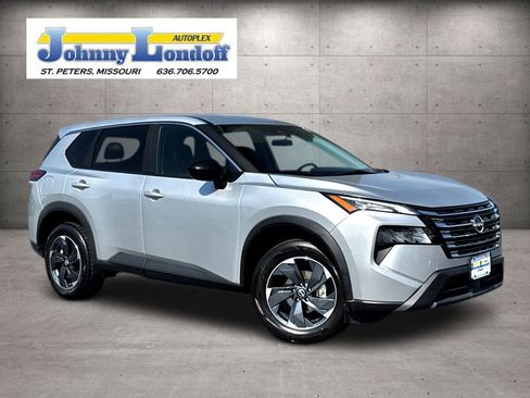 Used 2024 Nissan Rogue SV image 1