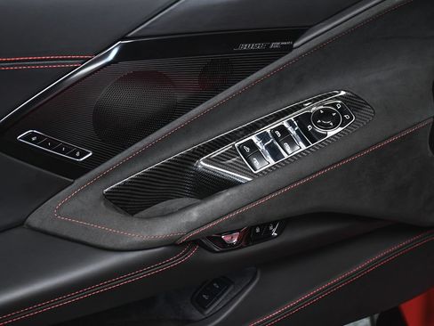 Used 2024 Chevrolet Corvette Stingray Premium Conv w/ Z51 Performance Package RWD image 12
