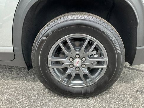 New 2025 GMC Acadia Elevation image 26