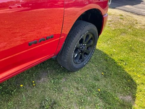 Used 2024 RAM 2500 Big Horn w/ Night Edition AWD/4WD image 17