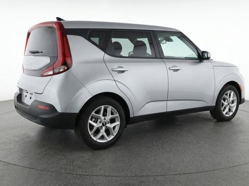 Used 2025 Kia Soul LX w/ LX Technology Package image 9