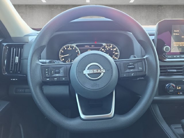 Used 2025 Nissan Pathfinder S FWD image 21