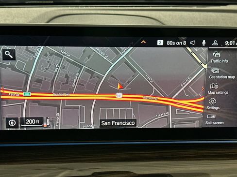 Used 2023 BMW 530e w/ Premium Package image 18