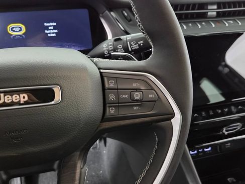 New 2026 Jeep Grand Cherokee Limited AWD/4WD image 17