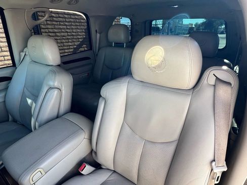 Used 2003 Cadillac Escalade AWD image 16