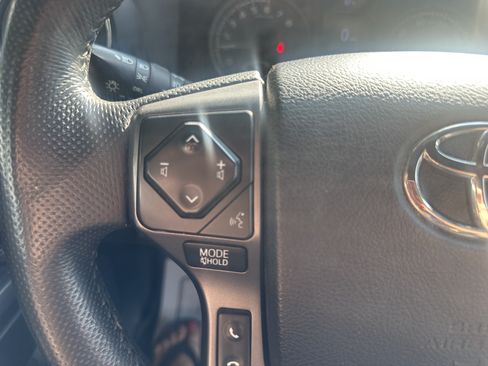 Used 2020 Toyota Tacoma TRD Sport w/ Technology Package AWD/4WD image 18