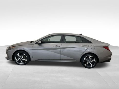 Used 2023 Hyundai Elantra Limited FWD image 2