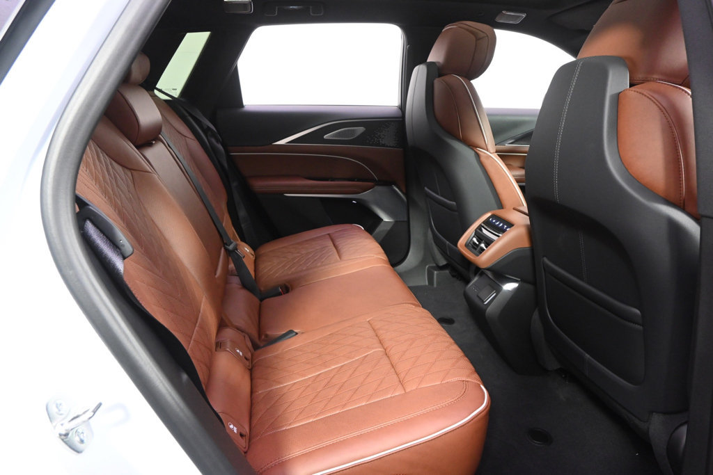 New 2027 Cadillac Lyriq Signature Sport w/ Nappa Leather Package AWD/4WD image 18