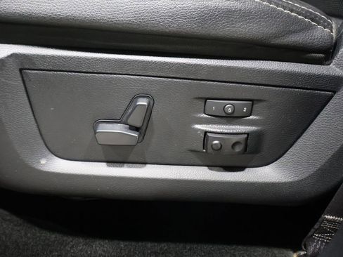 Used 2015 RAM 1500 Laramie w/ Convenience Group image 13