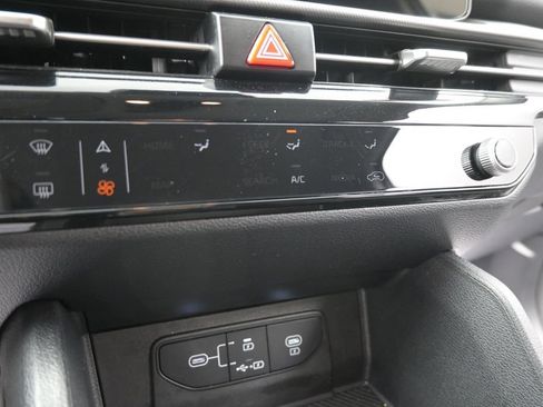Used 2026 Kia Sportage LX FWD image 38