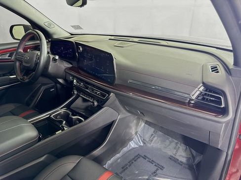 Used 2024 Chevrolet Traverse RS w/ LPO, Floor Liner Package image 32