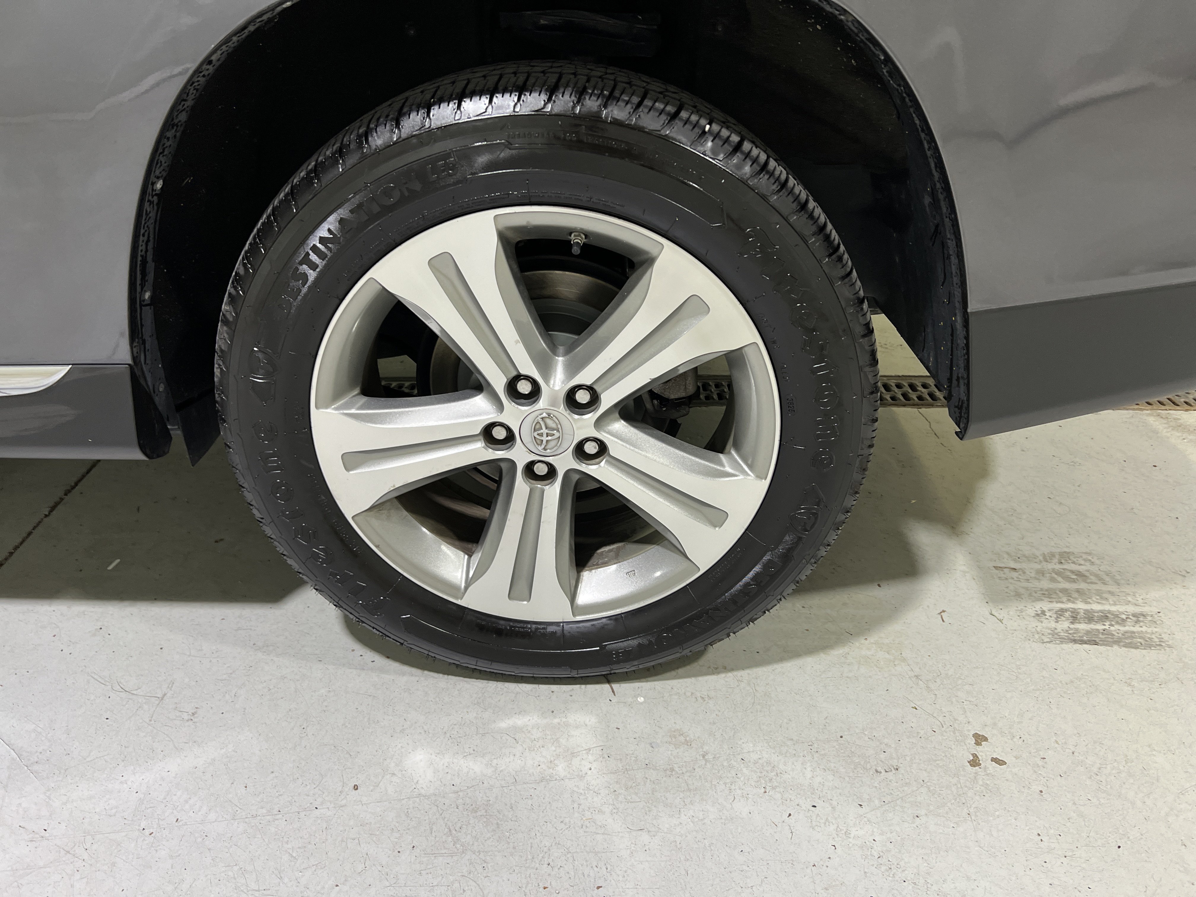 Used 2011 Toyota Highlander Limited w/ Tow Pkg FWD image 13