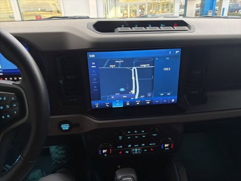 Used 2023 Ford Bronco Wildtrak image 14