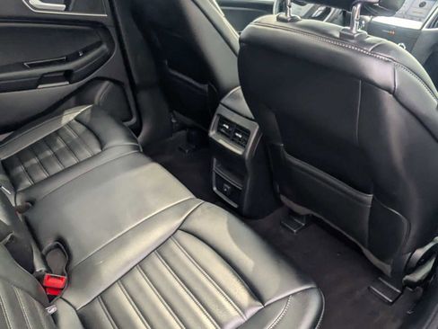 Used 2019 Ford Edge SEL w/ Equipment Group 201A AWD/4WD image 25