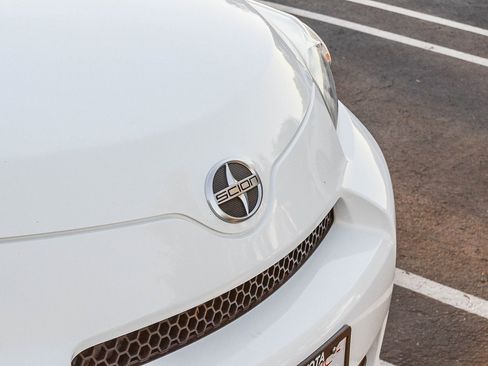 Used 2012 Scion xD image 12