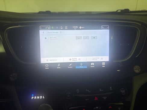 Used 2024 Chrysler Pacifica Touring-L image 38