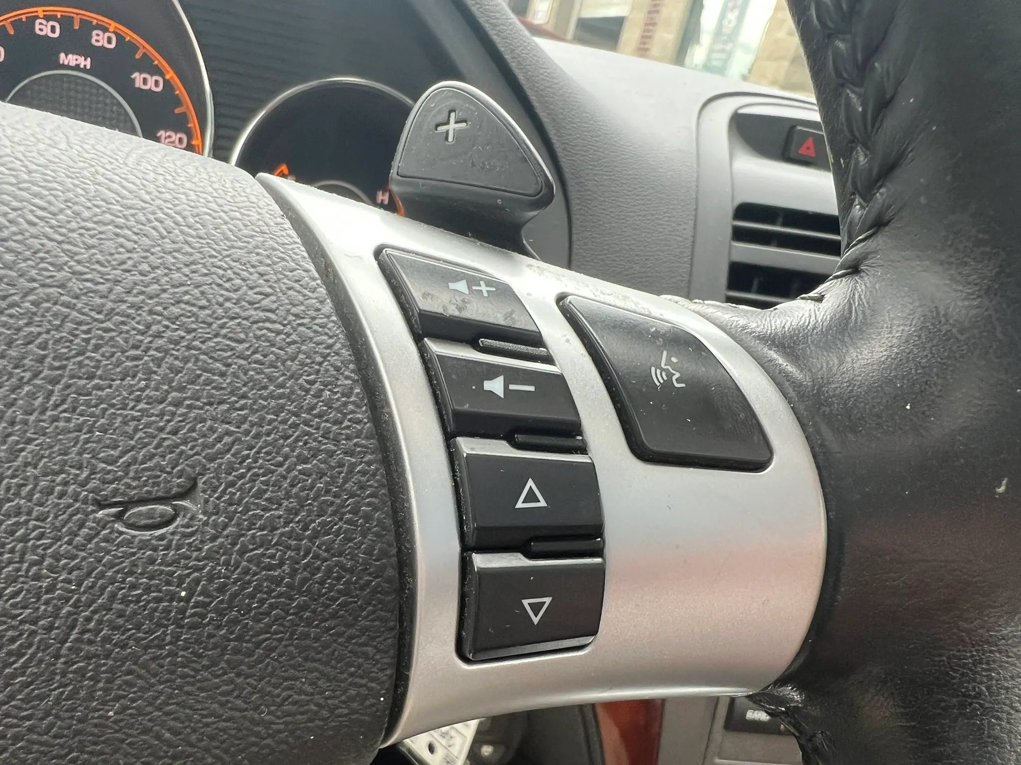 Used 2007 Saturn Aura XR w/ Premium Trim Pkg FWD image 33