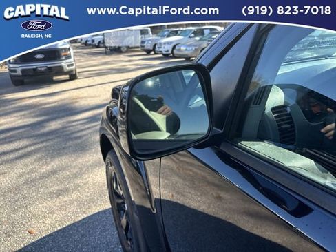 Used 2019 Nissan Frontier SV w/ Value Truck Package image 12