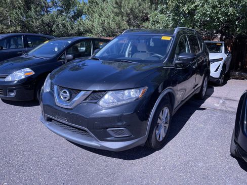 Used 2016 Nissan Rogue SV w/ SV Premium Package AWD/4WD image 2
