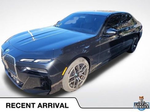 Certified 2023 BMW 760i xDrive image 1