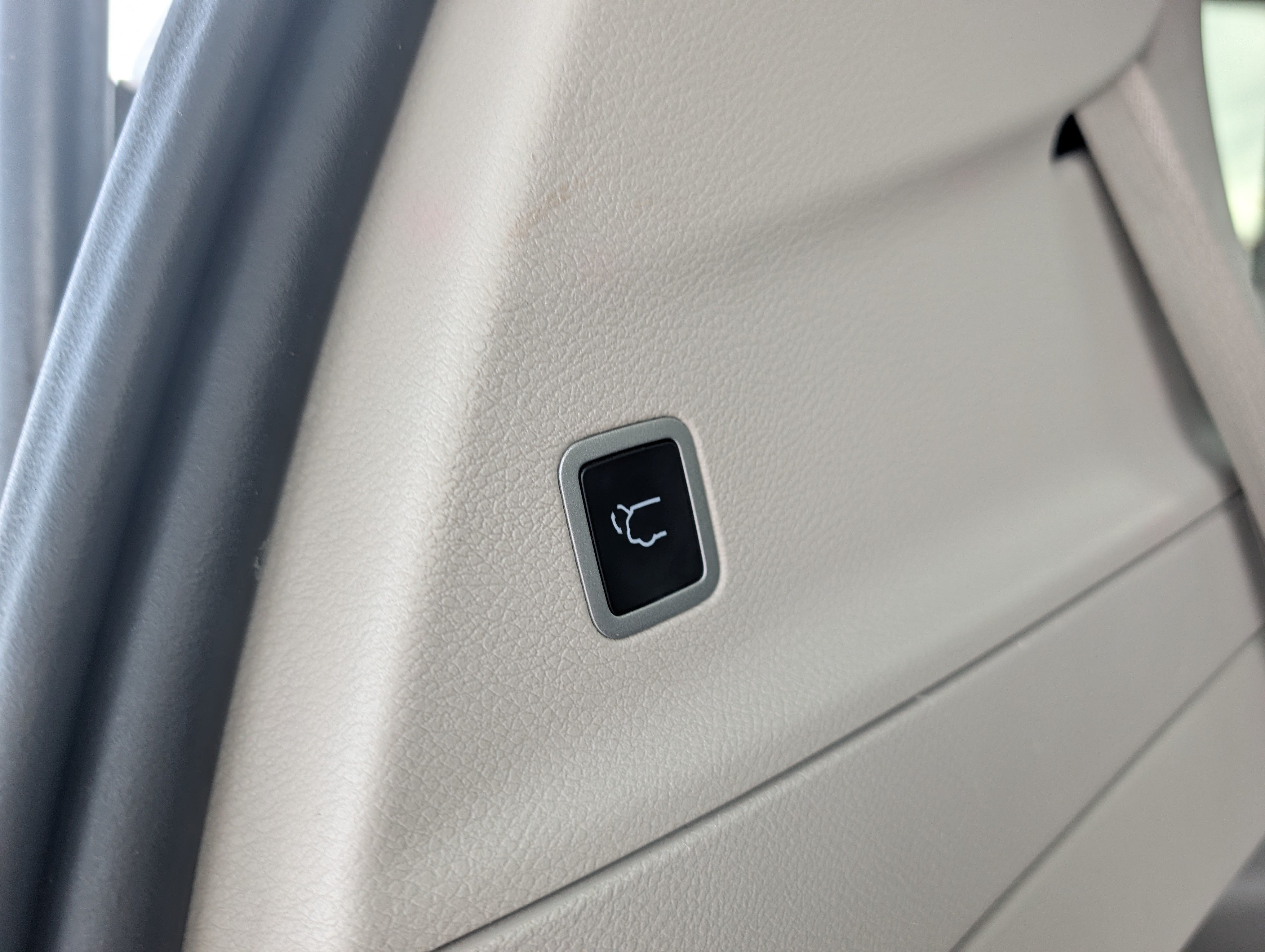 Used 2024 Chrysler Voyager LX FWD image 20
