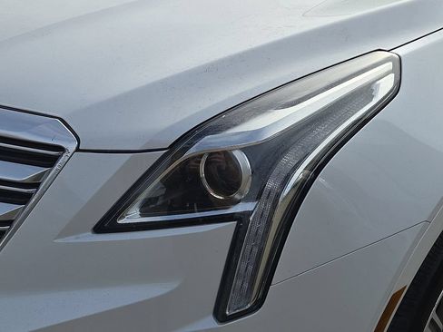 Used 2018 Cadillac XT5 Luxury w/ Driver Awareness Package AWD/4WD image 25