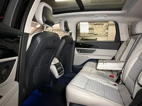 New 2026 Lincoln Nautilus Reserve w/ Jet Appearance Package AWD/4WD image 17