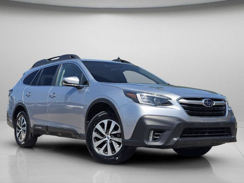Used 2021 Subaru Outback Premium AWD/4WD image 2