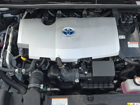 Used 2022 Toyota Prius L Eco FWD image 30