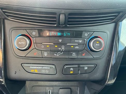Used 2017 Ford Escape Titanium FWD image 30