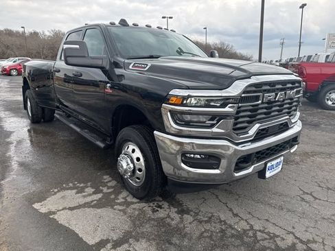 New 2026 RAM 3500 Tradesman AWD/4WD image 7