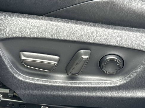 Used 2020 Toyota Corolla XSE FWD image 19