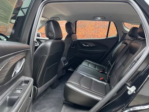 Used 2024 GMC Terrain SLT image 23