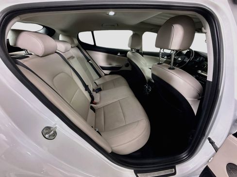 Used 2018 Kia Stinger Premium RWD image 27