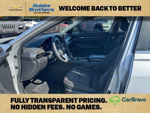 Used 2024 Nissan Altima 2.5 SV FWD image 9