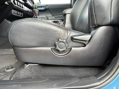 Used 2018 Toyota Tacoma TRD Pro AWD/4WD image 13
