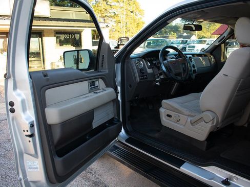 Used 2010 Ford F150 XLT image 11