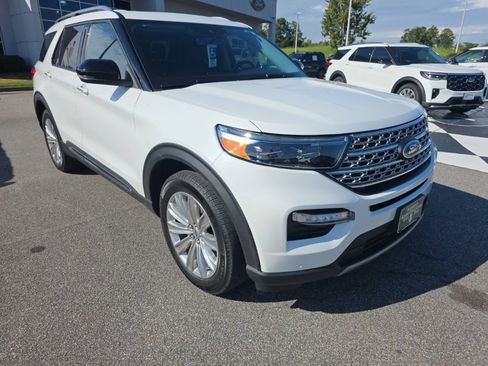 Used 2023 Ford Explorer Limited w/ Equipment Group 301A RWD image 10