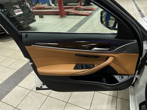 Used 2019 BMW 530i xDrive w/ Convenience Package image 31