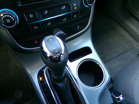 Used 2015 Chevrolet Malibu LS image 28