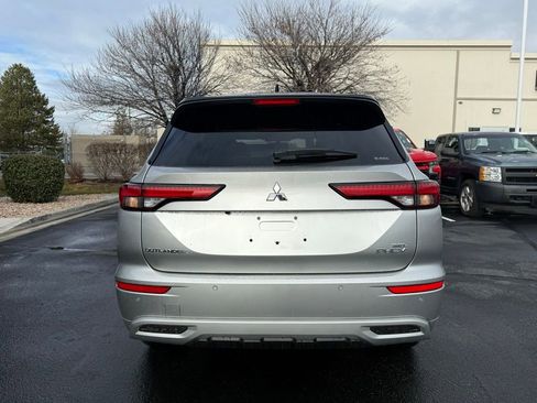 Used 2025 Mitsubishi Outlander SEL image 6
