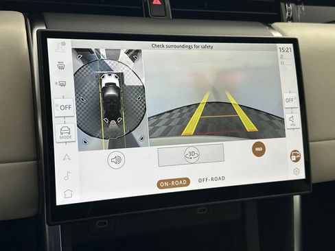 Used 2025 Land Rover Discovery Sport S image 25