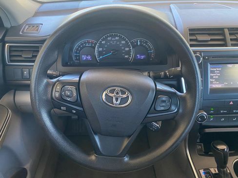 Used 2015 Toyota Camry LE FWD image 9
