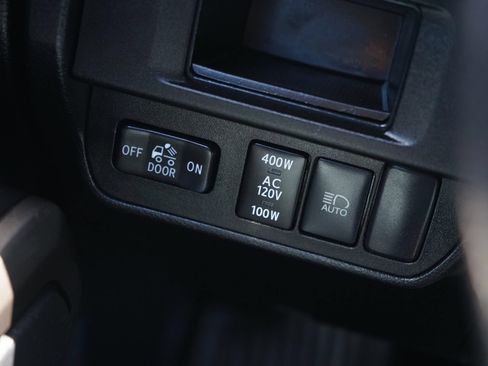 Used 2019 Toyota Tacoma Limited AWD/4WD image 27