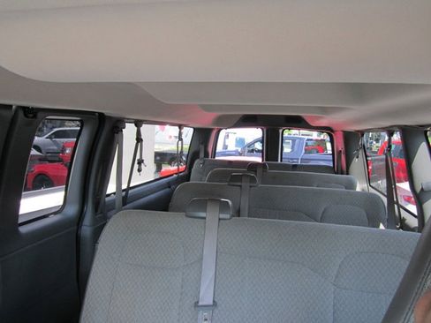 Used 2025 GMC Savana 3500 LT w/ LT Preferred Equipment Group RWD image 19