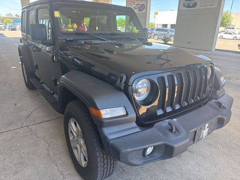Used 2020 Jeep Wrangler Unlimited Sport S AWD/4WD image 2
