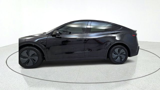 Used 2026 Tesla Model Y 2WD image 4