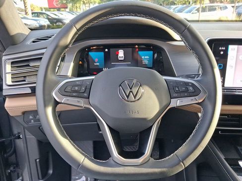 Used 2024 Volkswagen Atlas Cross Sport SE image 17