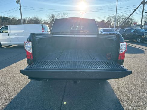 Used 2017 Nissan Titan PRO-4X image 10